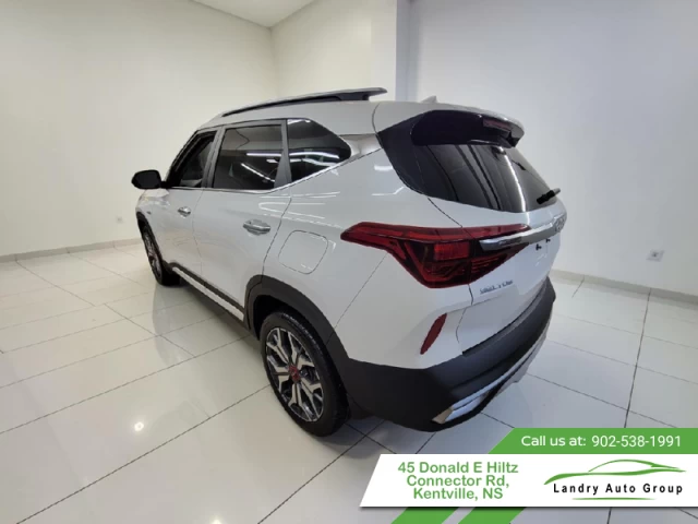 Kia Seltos SX Turbo AWD w/Black Interior 2023