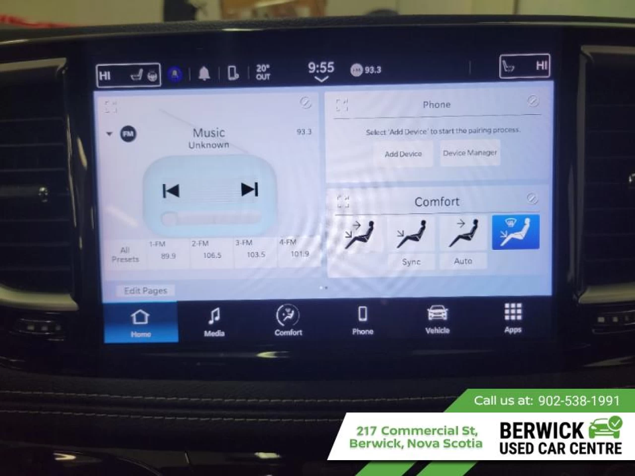 2023 Chrysler Pacifica Touring L Main Image