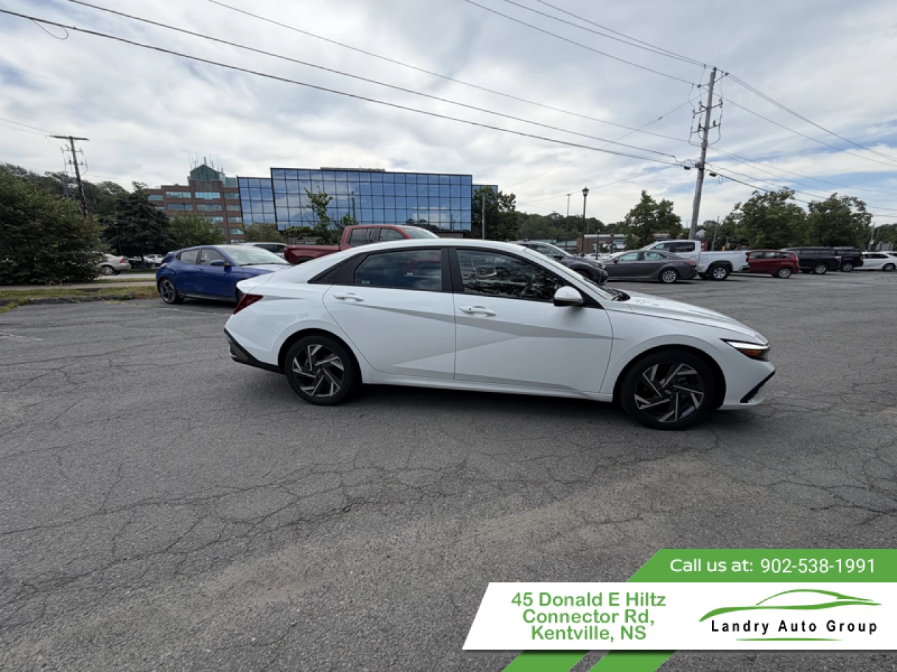 2025 Hyundai Elantra Preferred IVT w/Tech Pkg Main Image