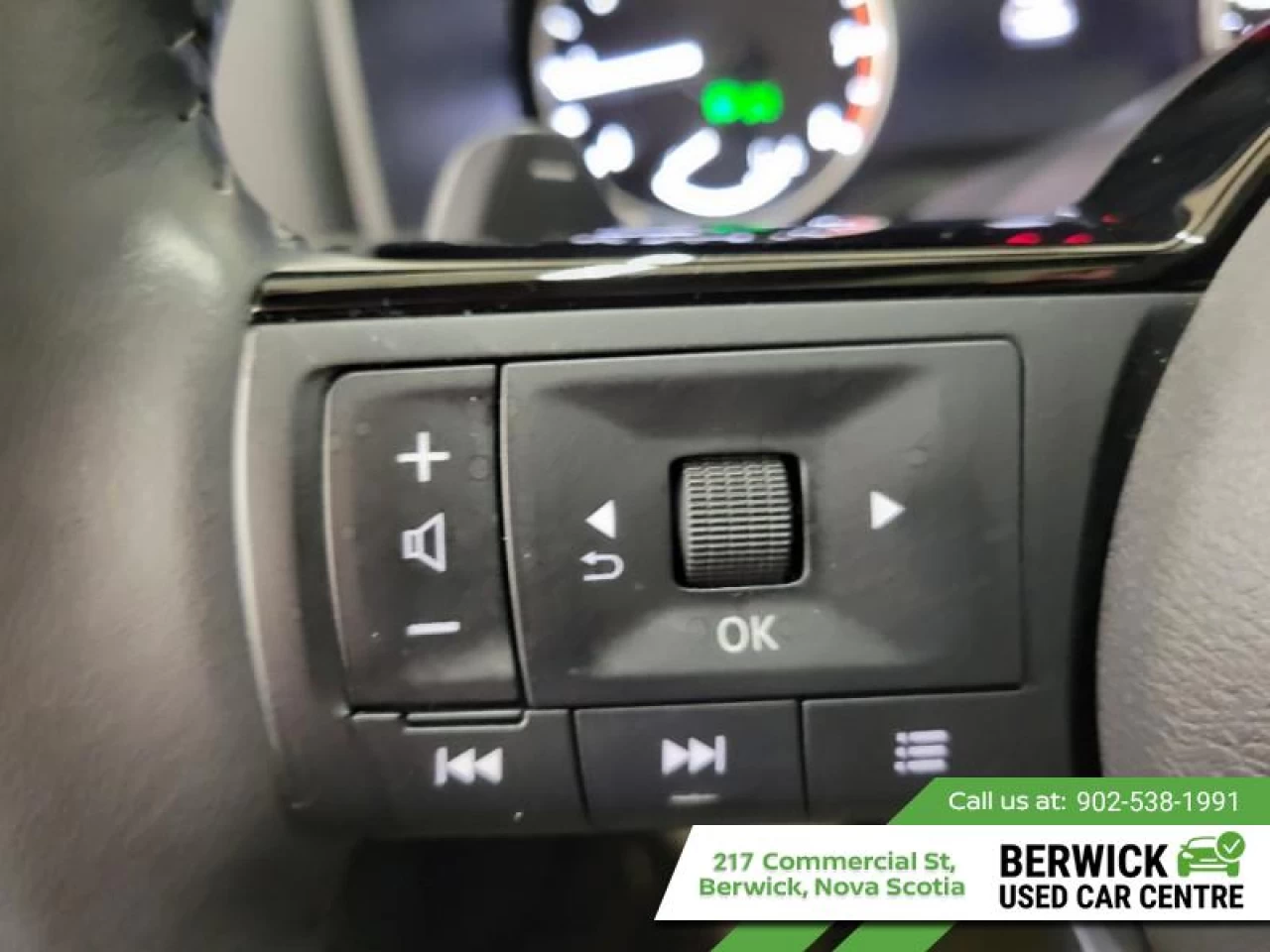 2023 Nissan Rogue SV Moonroof Main Image