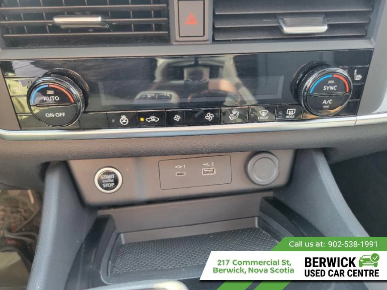 2023 Nissan Rogue SV Moonroof Main Image