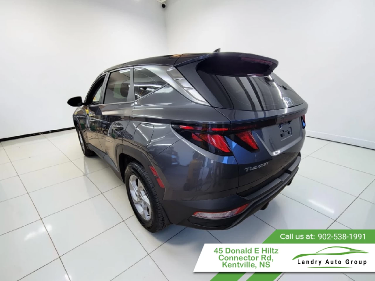 2022 Hyundai Tucson Essential AWD Main Image