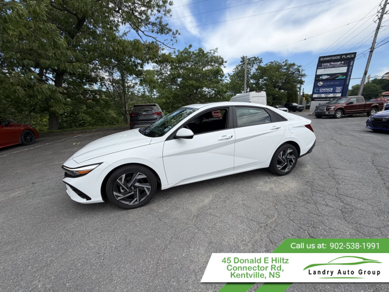 2025 Hyundai Elantra Preferred IVT w/Tech Pkg Main Image