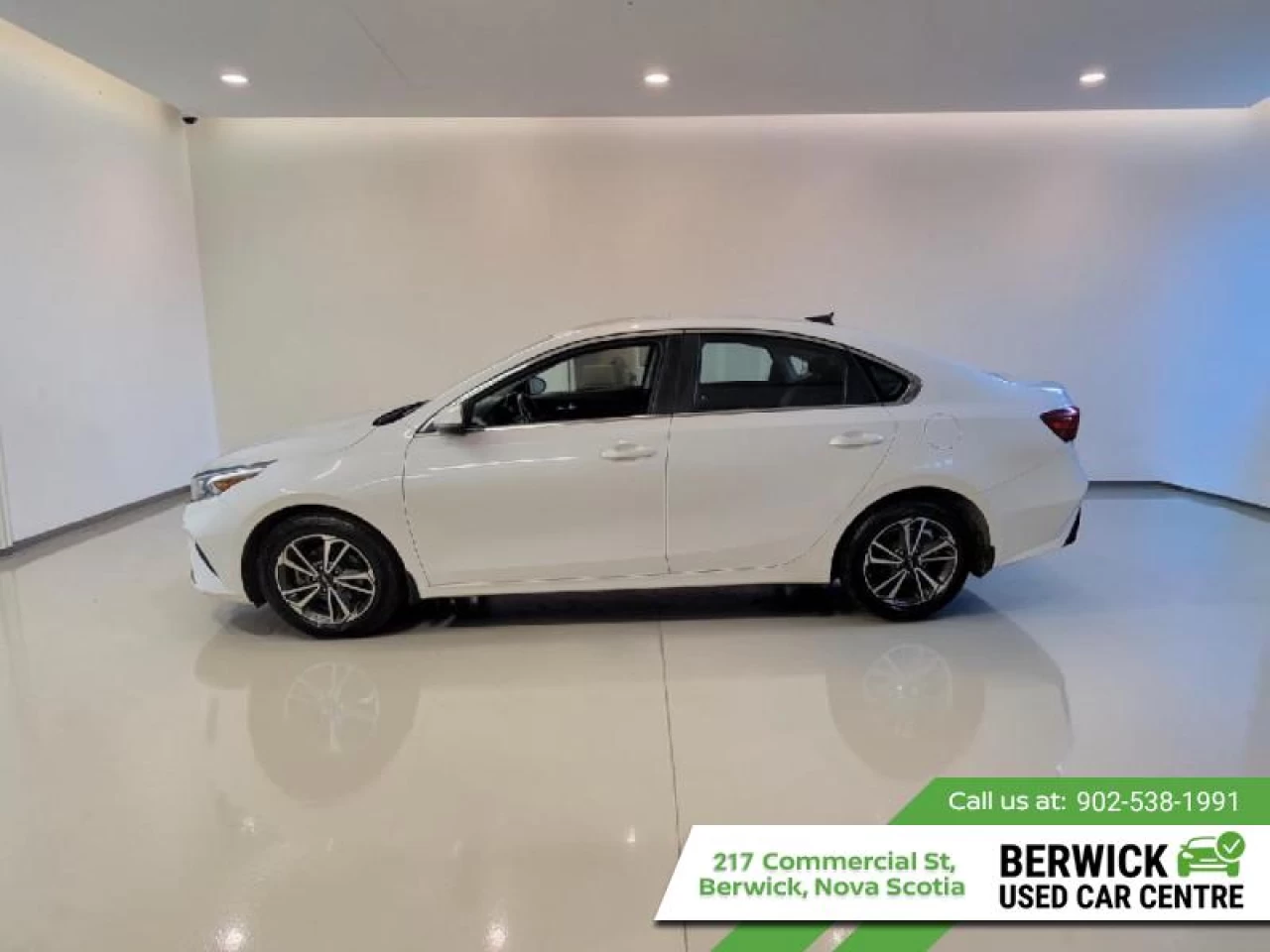 2022 Kia Forte EX Main Image