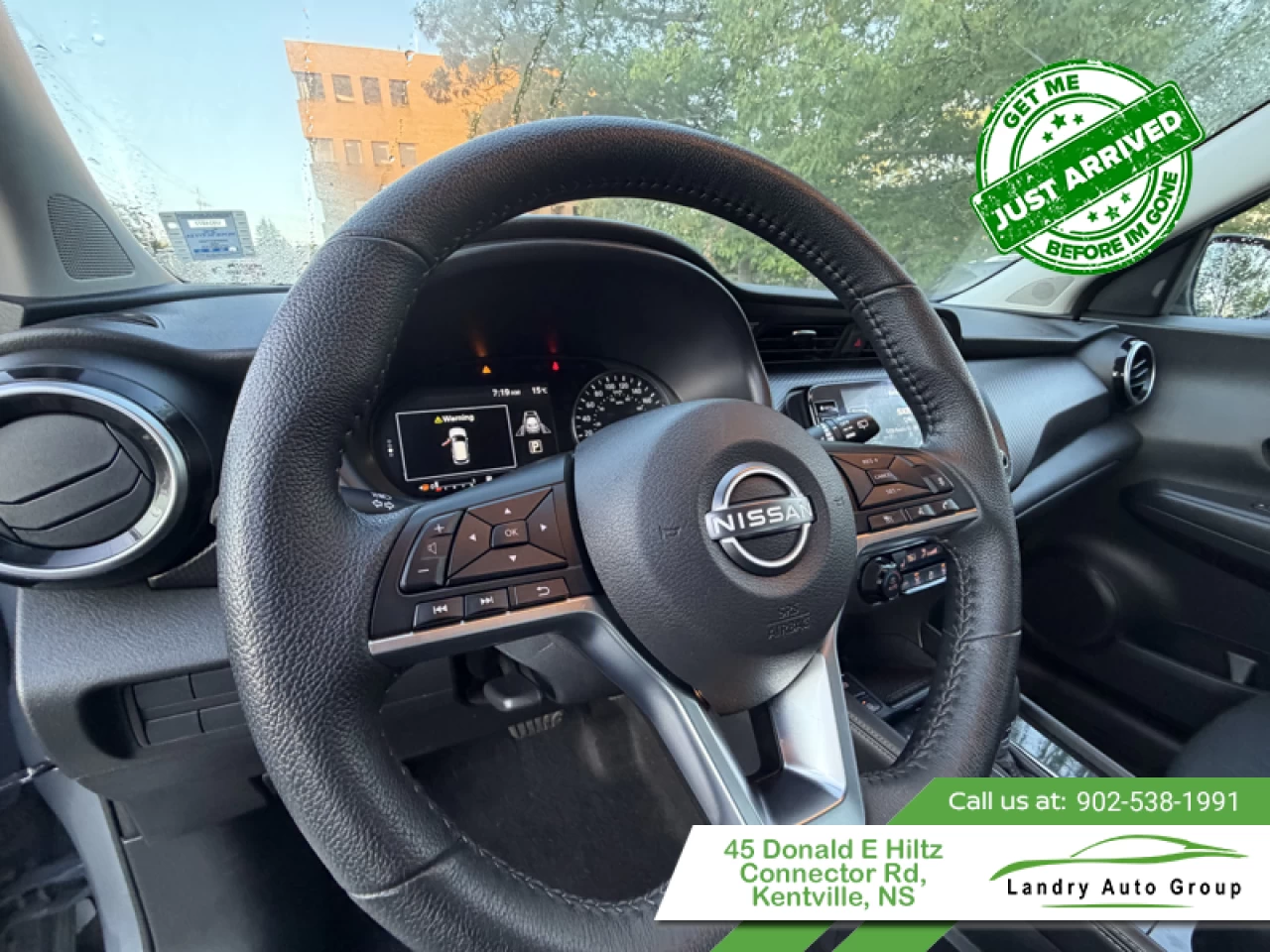 2025 Nissan Kicks Play SV Main Image