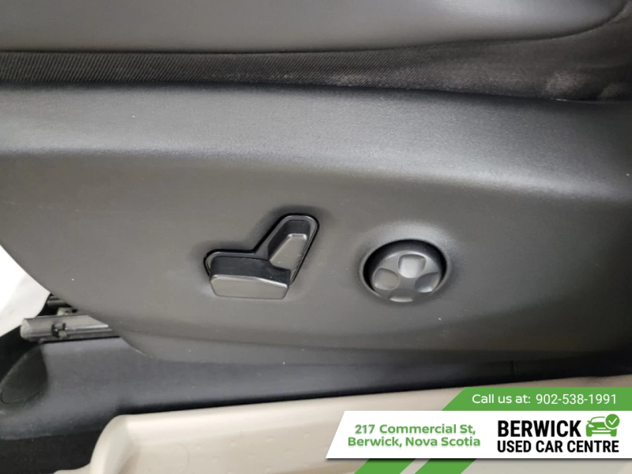 2023 Chrysler Pacifica Touring L Main Image