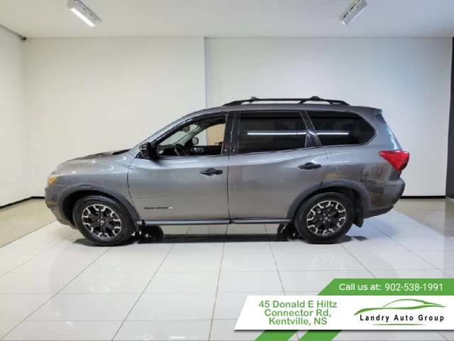 Nissan Pathfinder SV Tech 2020