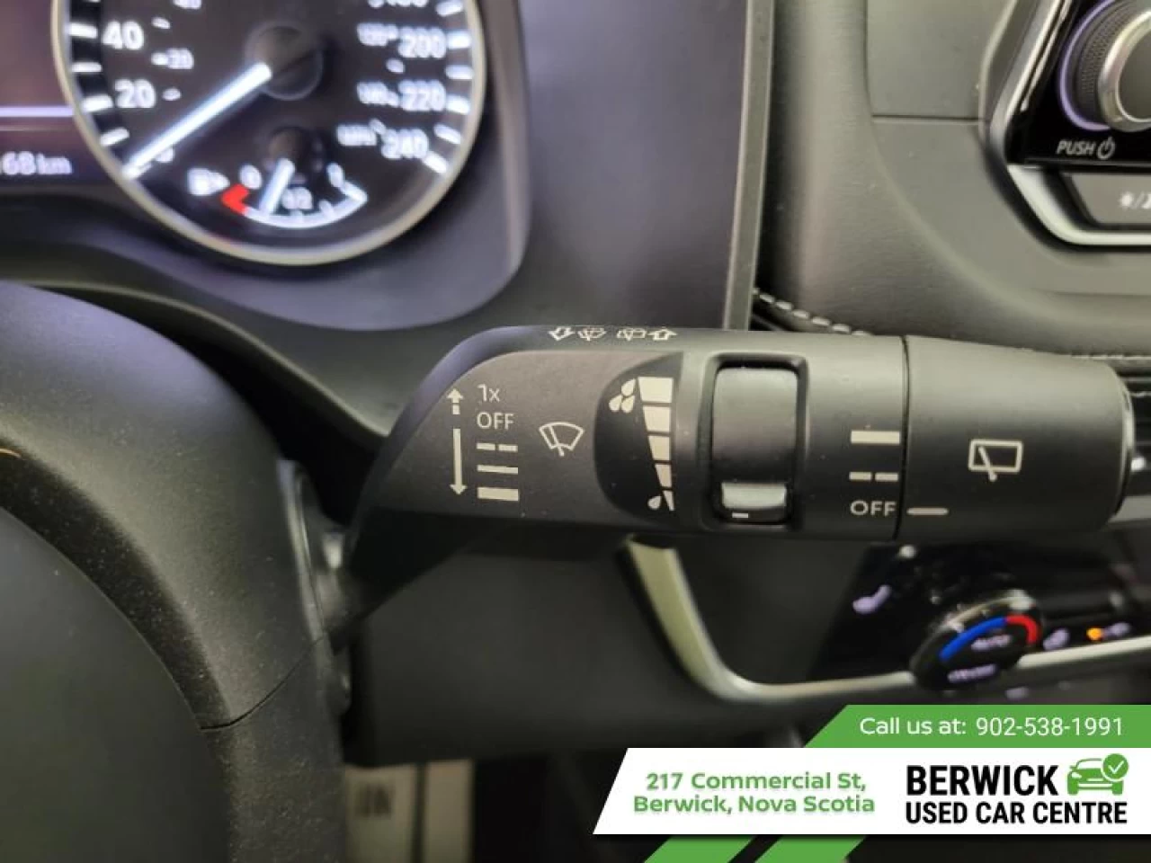 2023 Nissan Rogue SV Moonroof Main Image