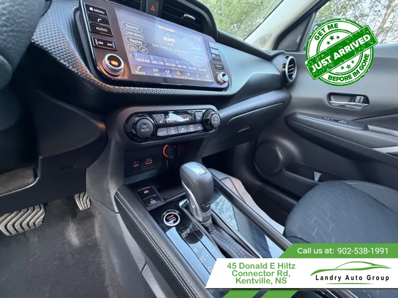 2025 Nissan Kicks Play SV Main Image