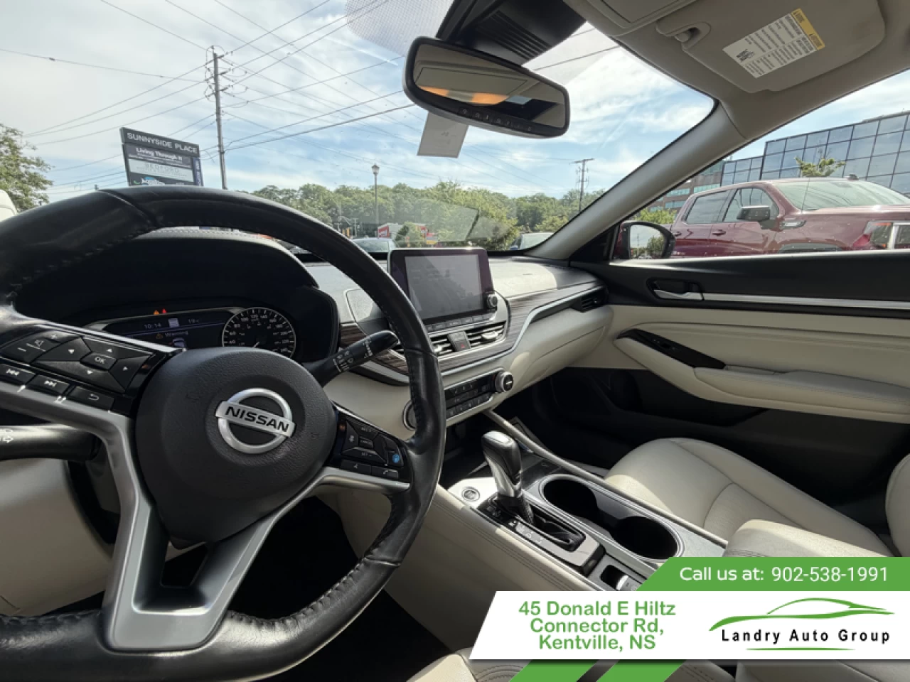 2022 Nissan Altima Platinum Main Image